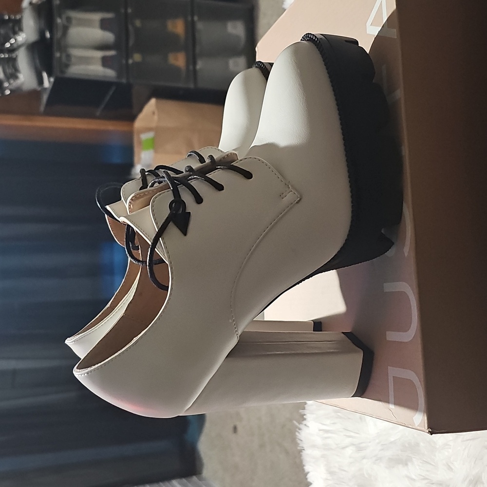 Round Toe Block Heel Shoes